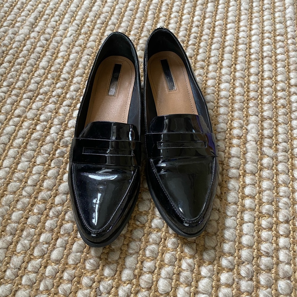Tahari patent loafers 6.5